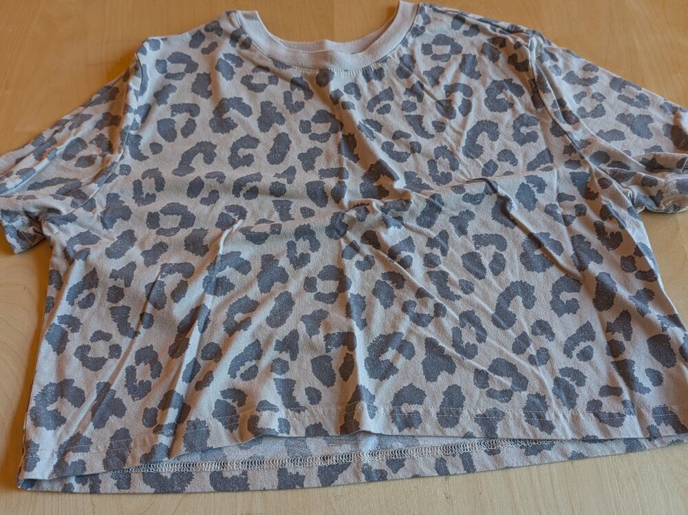 🧨Women's Large Colsie Crop Tee